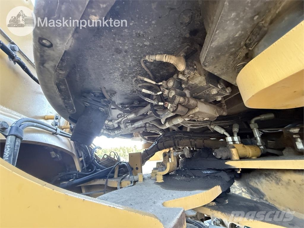 CAT 962K Buldozer sobre ruedas