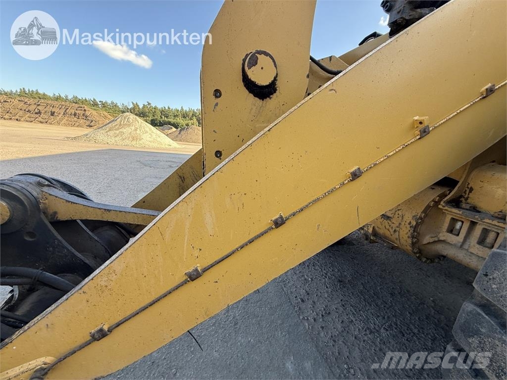 CAT 962K Buldozer sobre ruedas