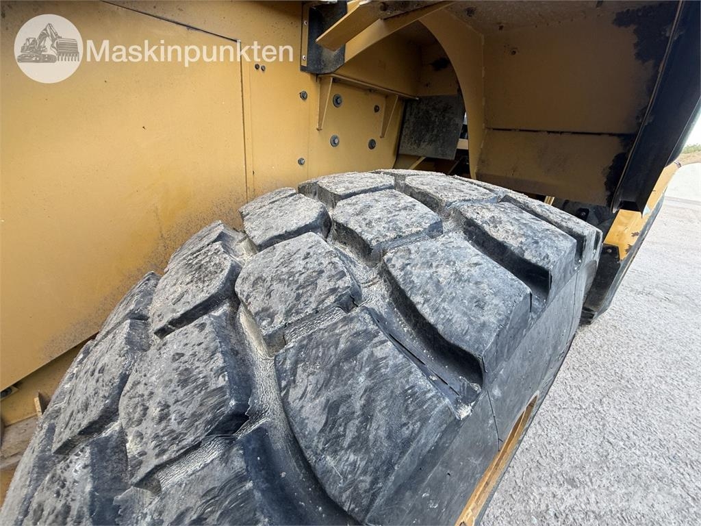 CAT 962K Buldozer sobre ruedas
