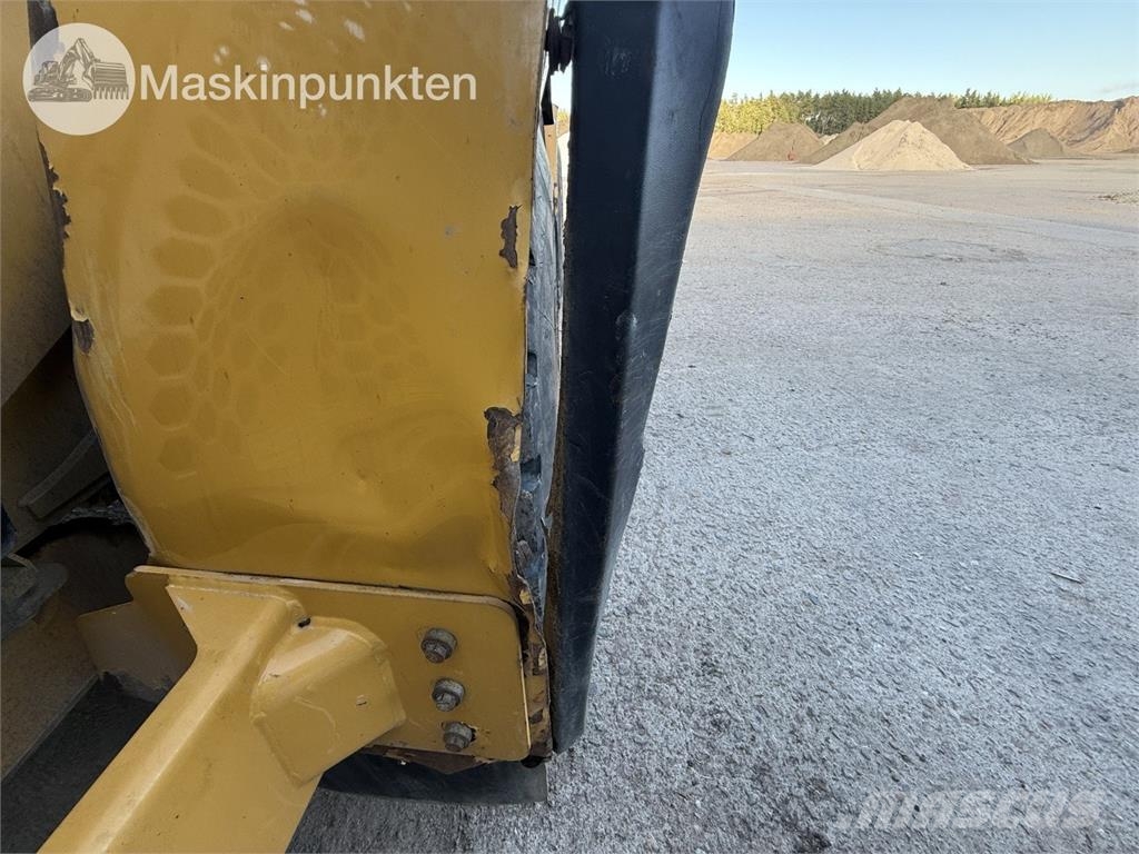 CAT 962K Buldozer sobre ruedas