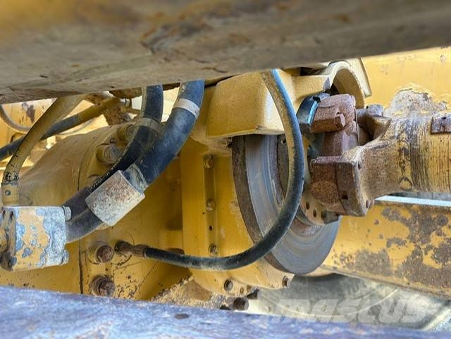 CAT 740 Zglobni demperji