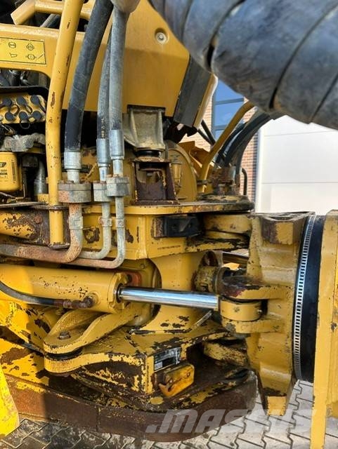 CAT 740 Zglobni demperji