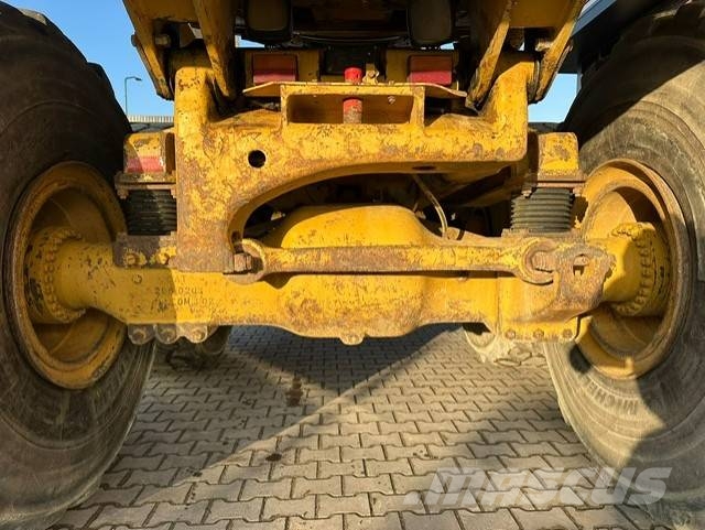 CAT 740 Zglobni demperji
