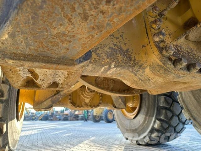 CAT 740 Zglobni demperji