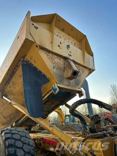 CAT 740 Zglobni demperji