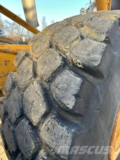 CAT 740 Zglobni demperji