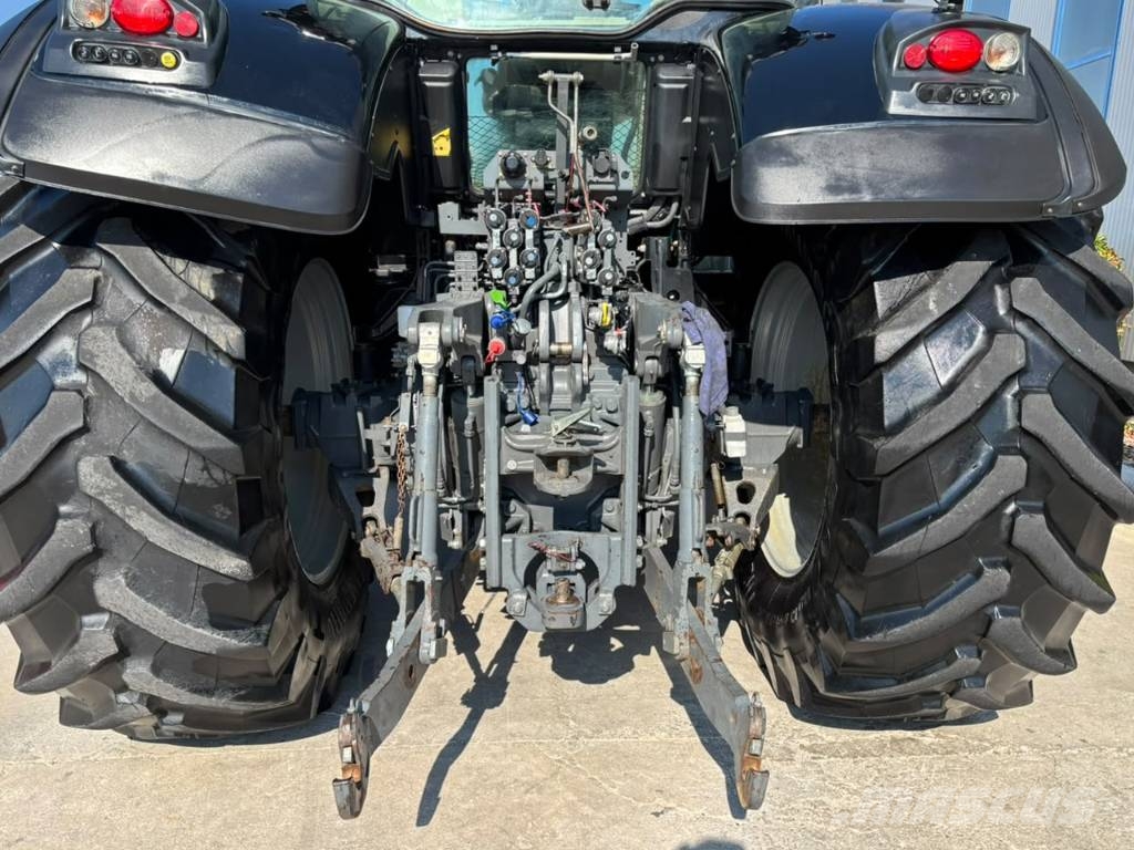 Massey Ferguson 8730 DynaVT Black edition Traktorer