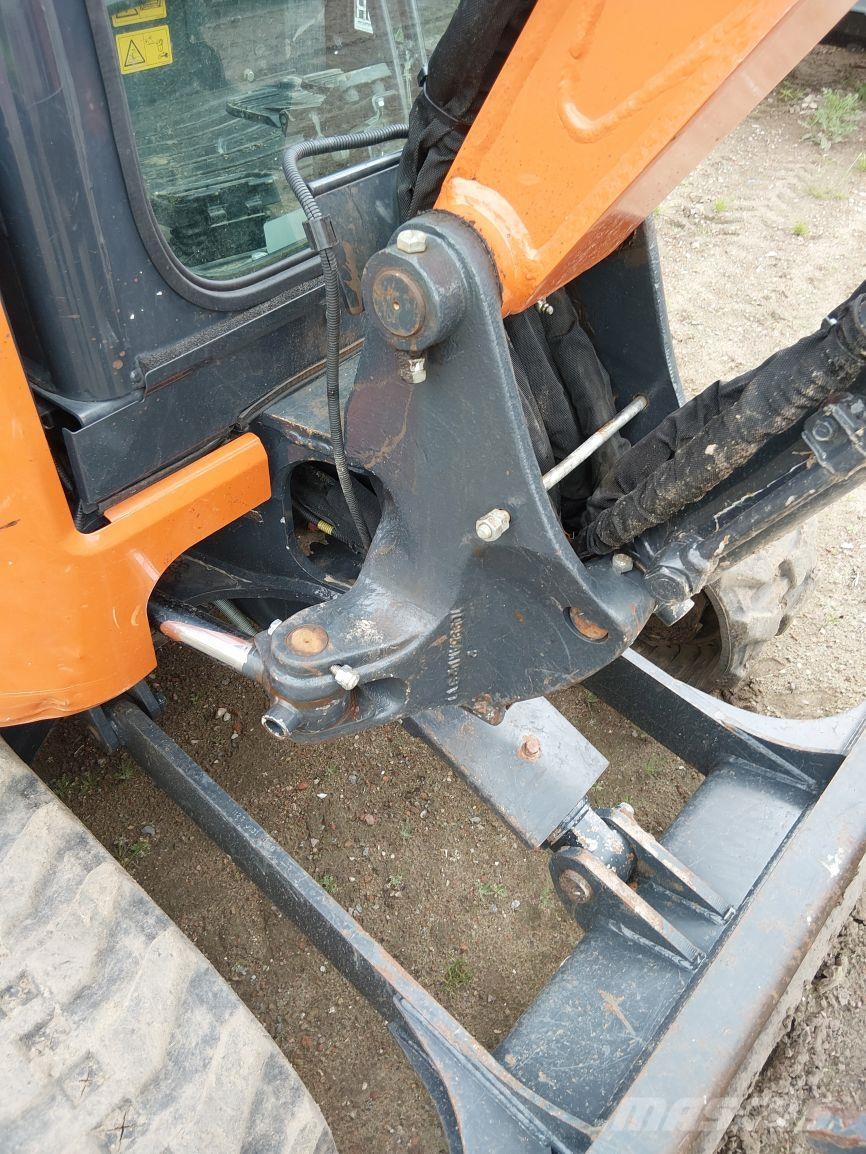 Hitachi ZX26U6 (9988) حفارات صغيرة أقل من 7 طن (حفارات صغيرة)