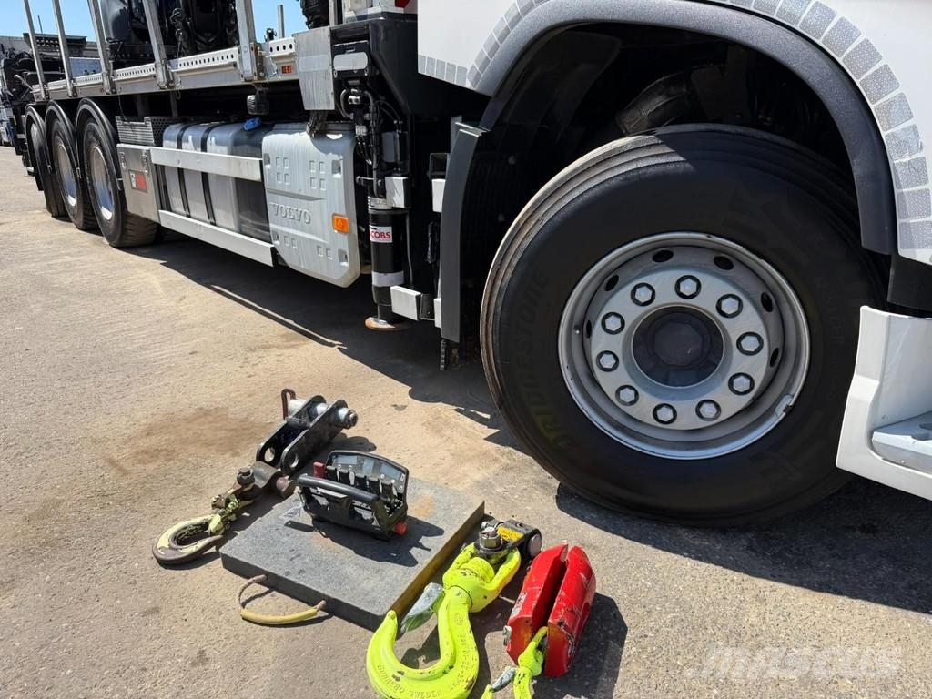 Volvo FH 420 8x4 PRITSCHE + (31m!) KRAN HIAB 858 E-7 + J Lastbil med lad/Flatbed