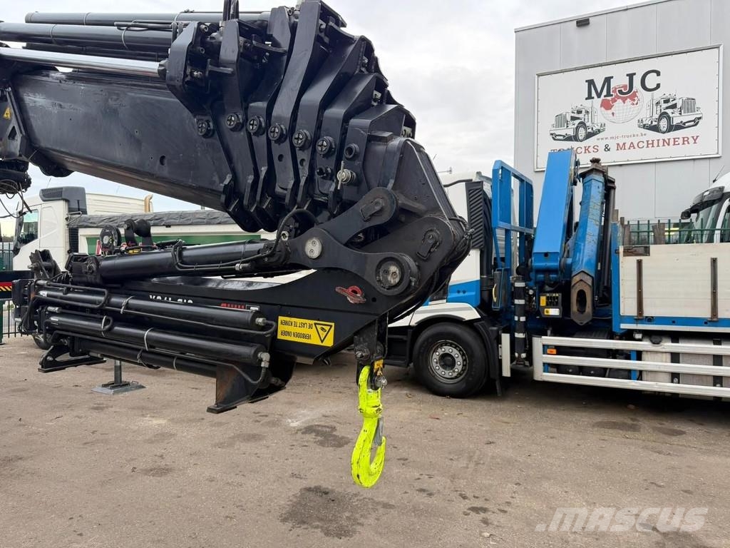 Volvo FH 420 8x4 PRITSCHE + (31m!) KRAN HIAB 858 E-7 + J Lastbil med lad/Flatbed