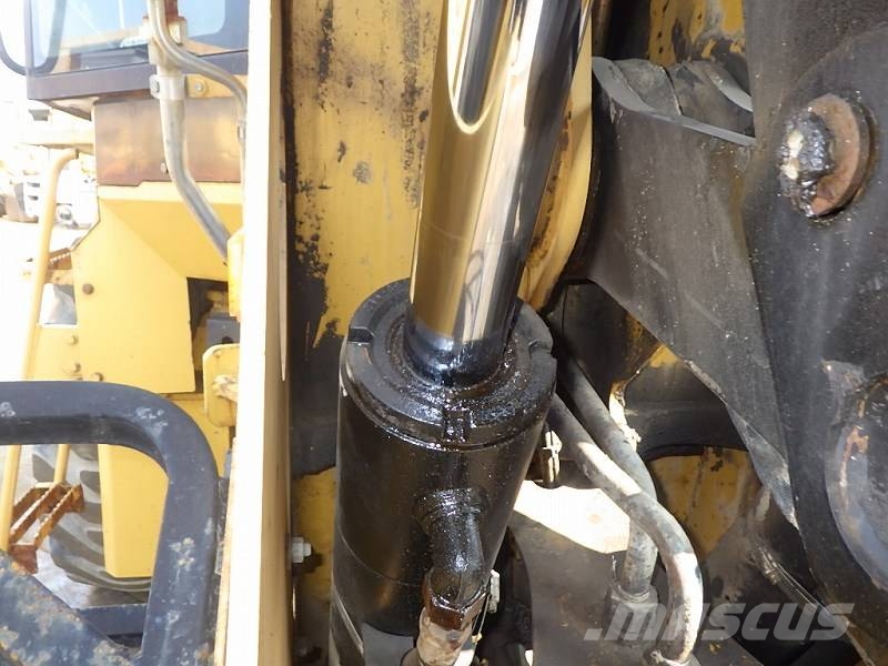 CAT CAT930H لوادر بعجل