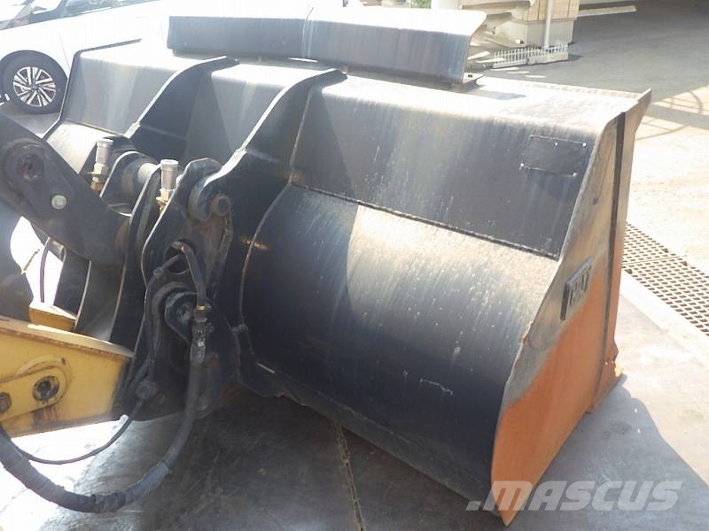 CAT CAT930H لوادر بعجل