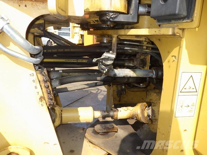 CAT CAT930H لوادر بعجل