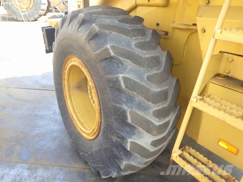CAT CAT930H لوادر بعجل