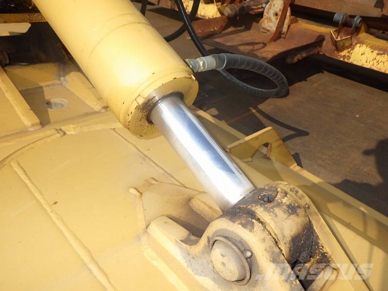 CAT CAT930H لوادر بعجل