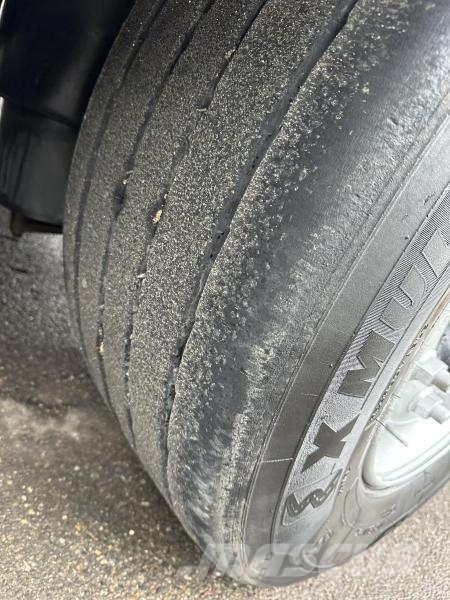Schwarzmüller 3-Achs Tautliner 3-Achs Tautliner Schiebeplane Eds Tents puspiekabes