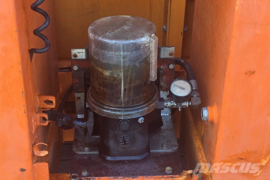 Holland Lift Megastar G320DL30-4WDS/N Diesel, 4x4x4 Drive, 34m Elevadores de tesoura
