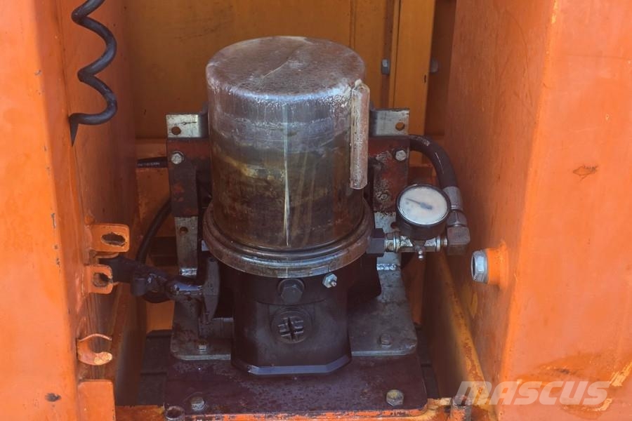 Holland Lift Megastar G320DL30-4WDS/N Diesel, 4x4x4 Drive, 34m Plataformas tijera