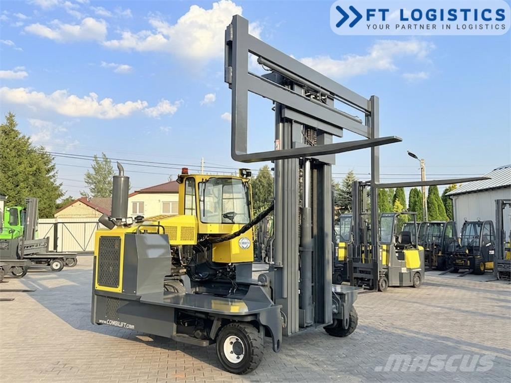Combilift C8000 | GAS | TRIPLEX 7600MM | WIDE FORK POSITIONE شاحنة المناولة رباعية الاتجاهات