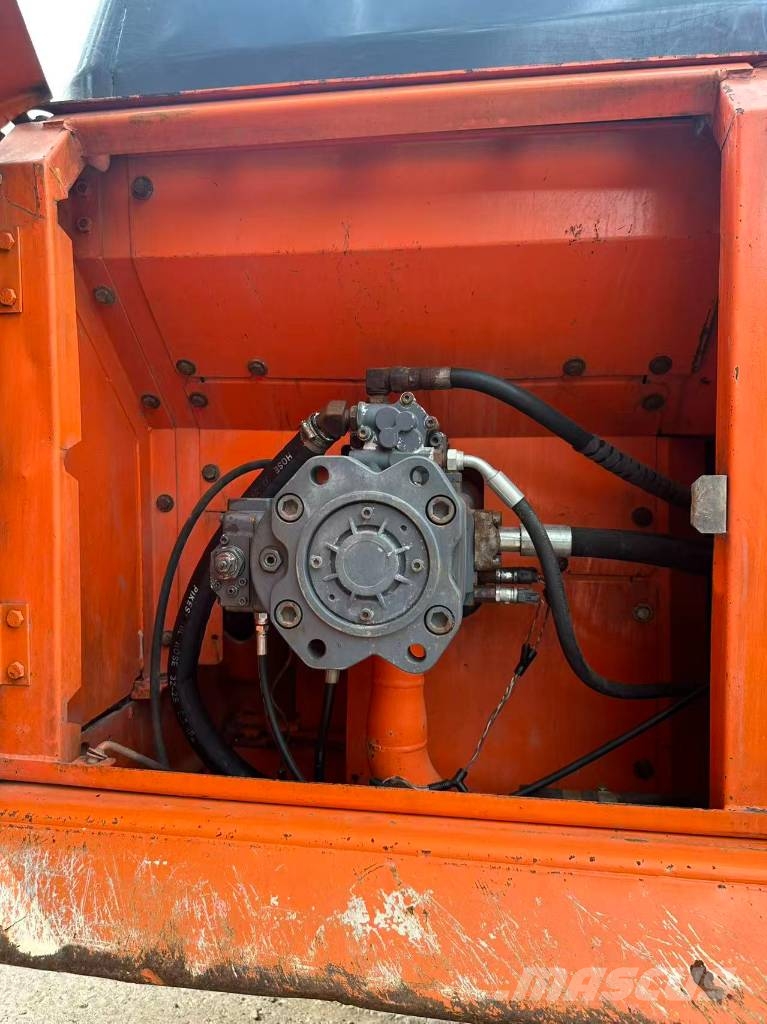 Doosan DX 300 LC Rupsgraafmachines