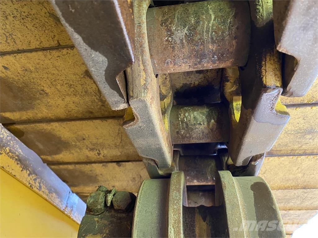 Komatsu D65PXI-18EO Dozers - Tratores rastos