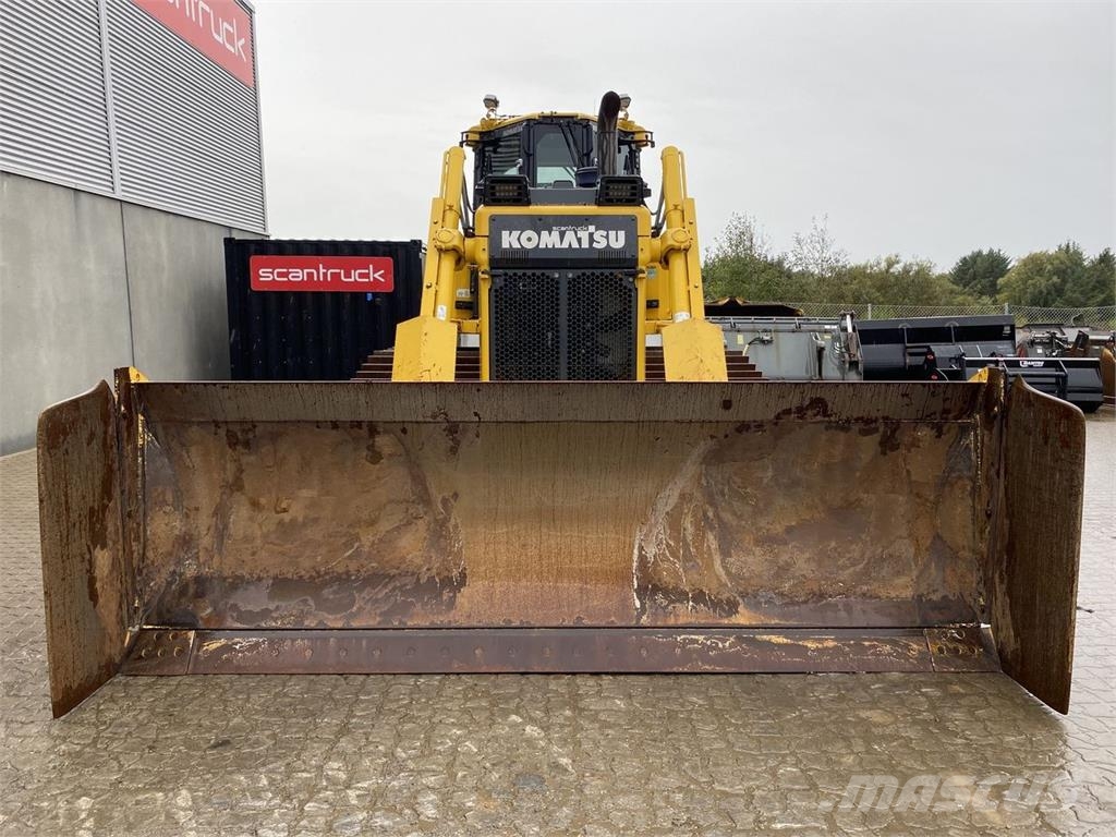 Komatsu D65PXI-18EO Dozers - Tratores rastos