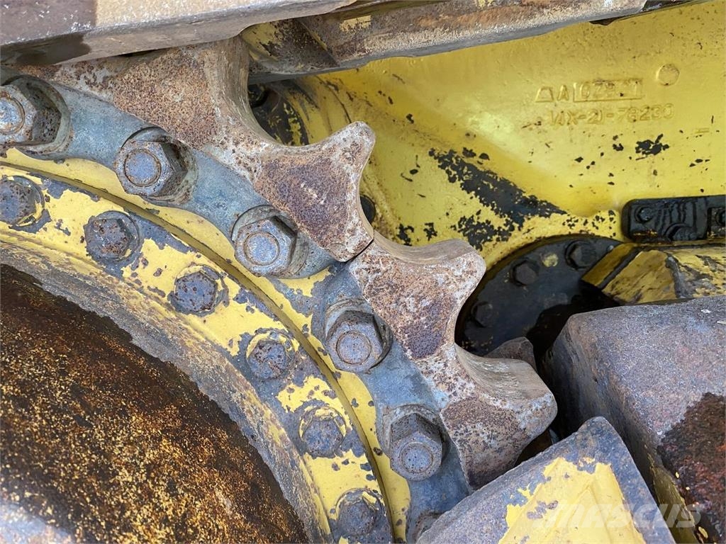 Komatsu D65PXI-18EO Dozers - Tratores rastos
