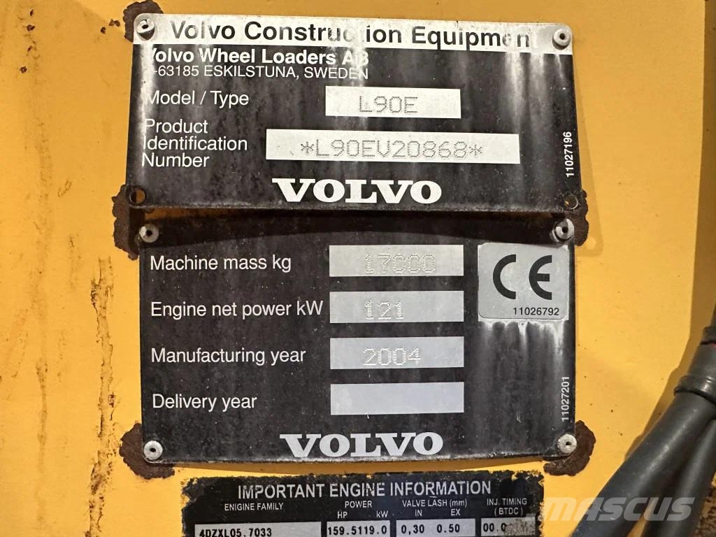 Volvo L90E Kolové nakladače