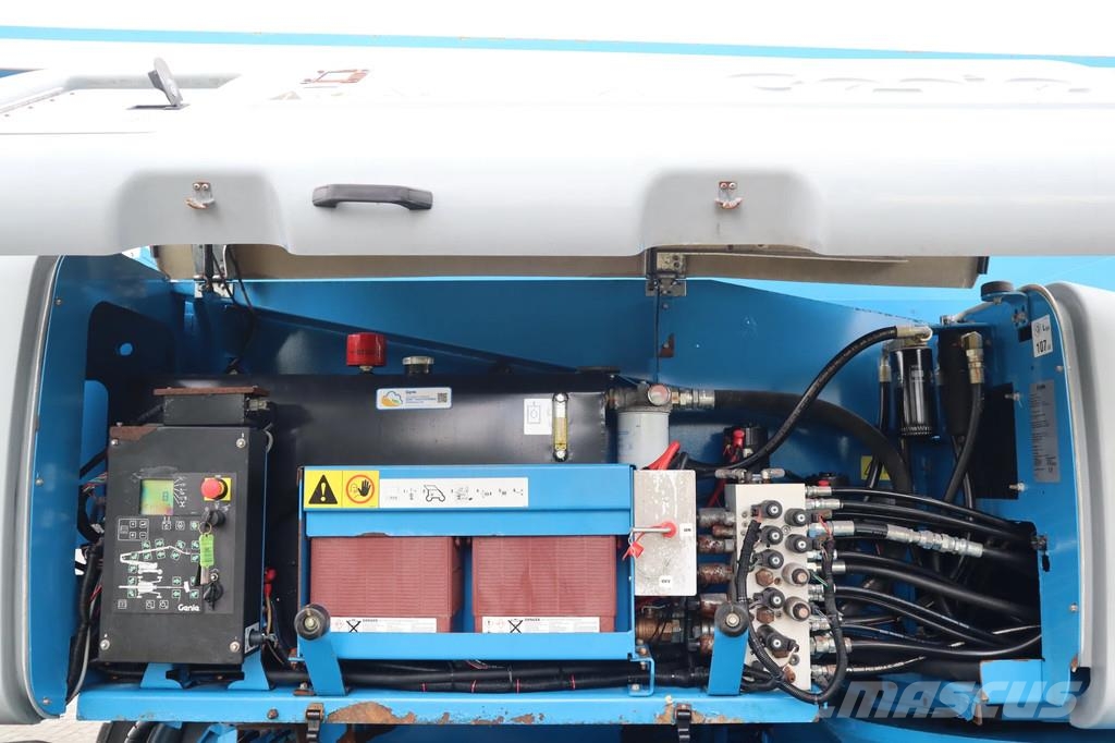 Genie ZX-135 /70 | 43 METER | 272 KG | LOW HOURS رافعات سلة مفصلية