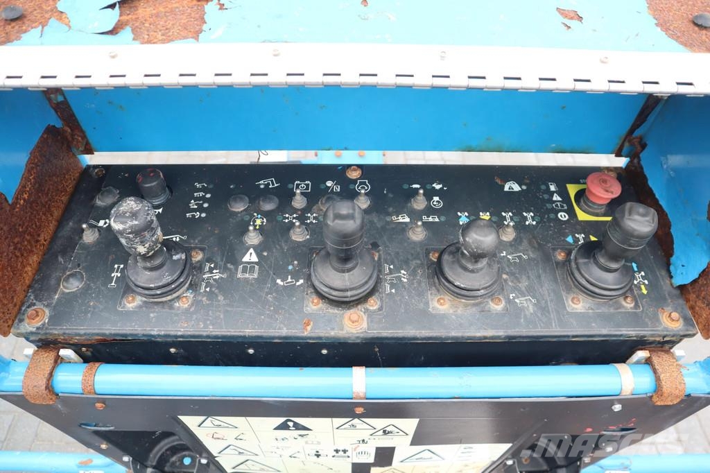 Genie ZX-135 /70 | 43 METER | 272 KG | LOW HOURS رافعات سلة مفصلية