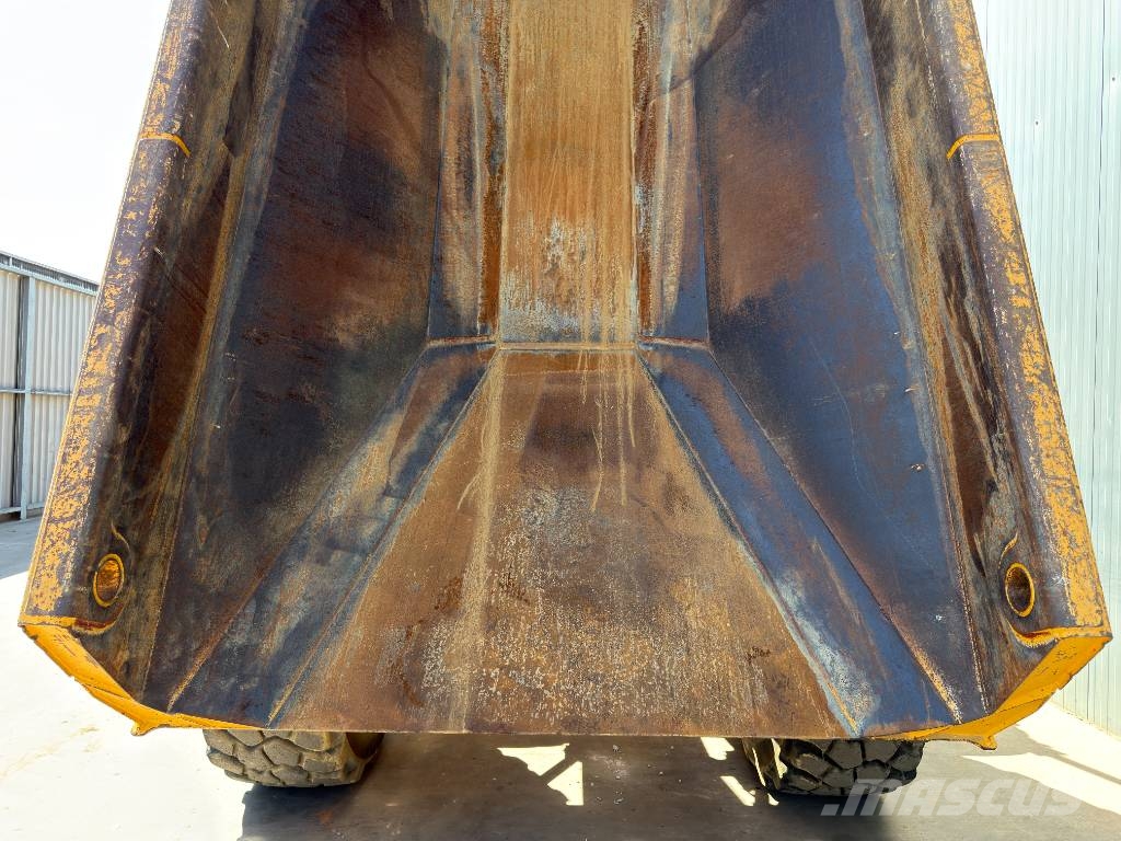 Bell B25E | 2100 hours Tombereau articulé