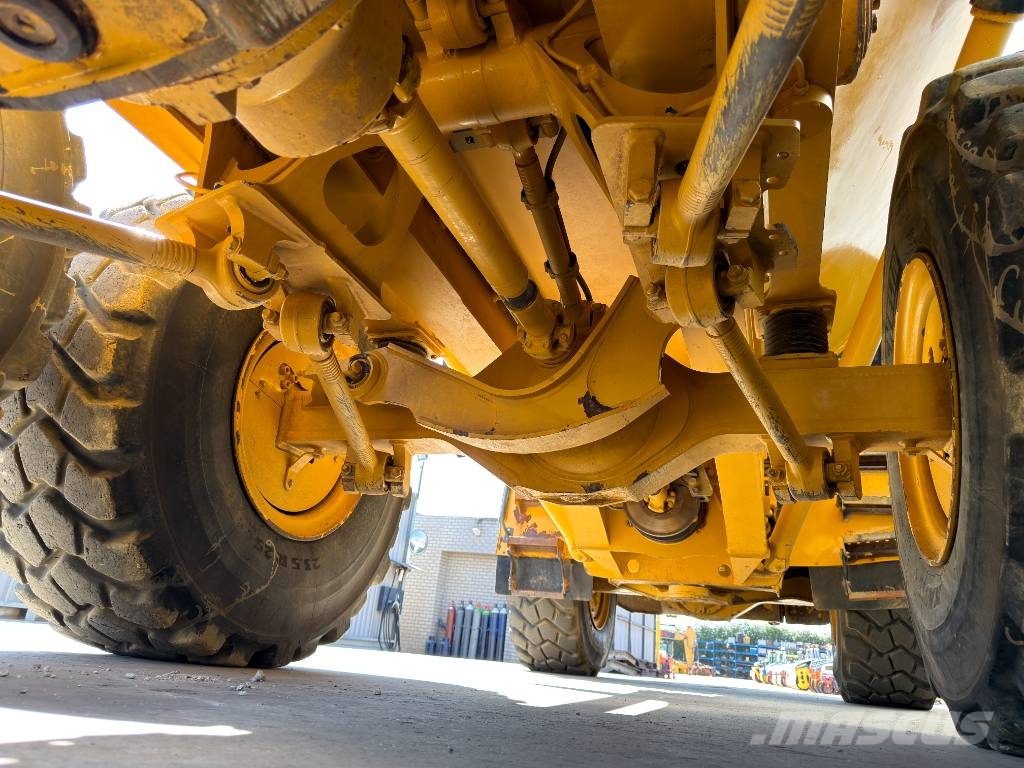 Bell B25E | 2100 hours Tombereau articulé