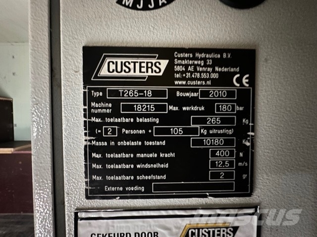 Custers T265-18 المنصات الهوائية المثبتة على شاحنة