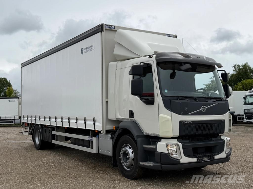 Volvo FL FLB3C Camion à rideaux coulissants (PLSC)