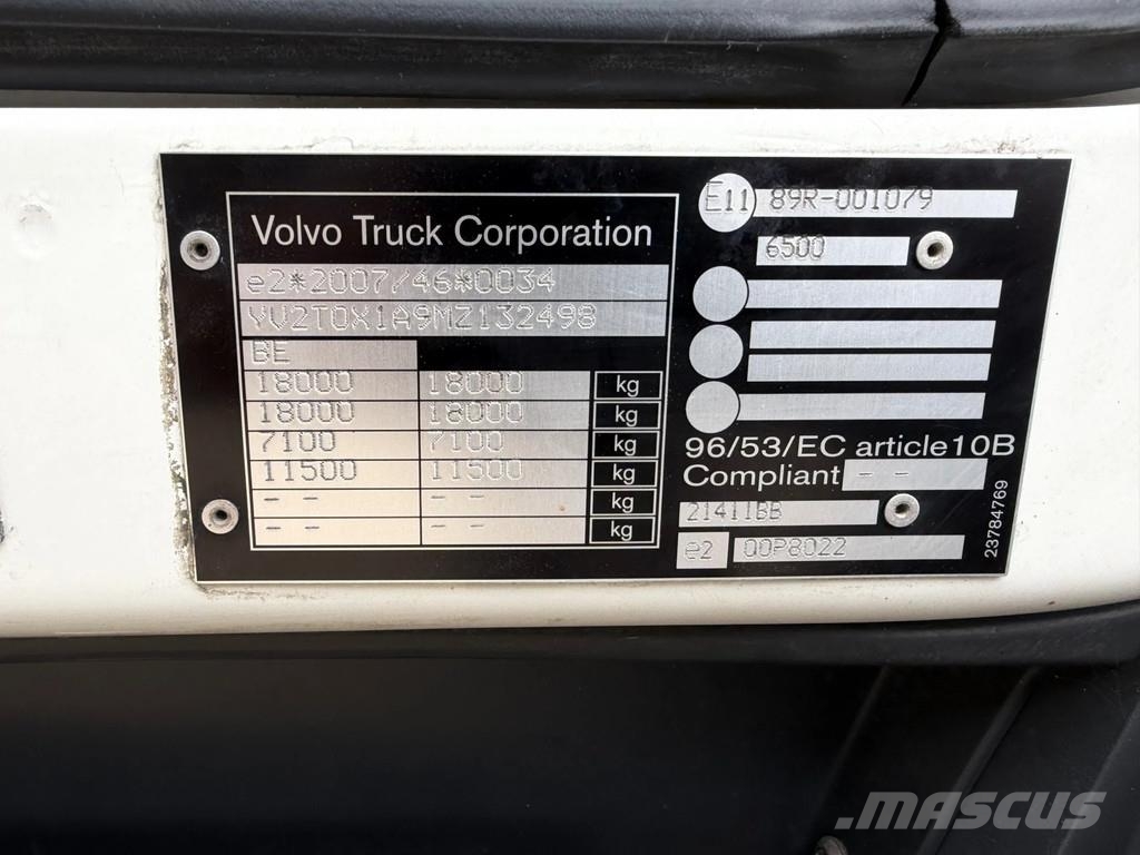 Volvo FL FLB3C Camion à rideaux coulissants (PLSC)