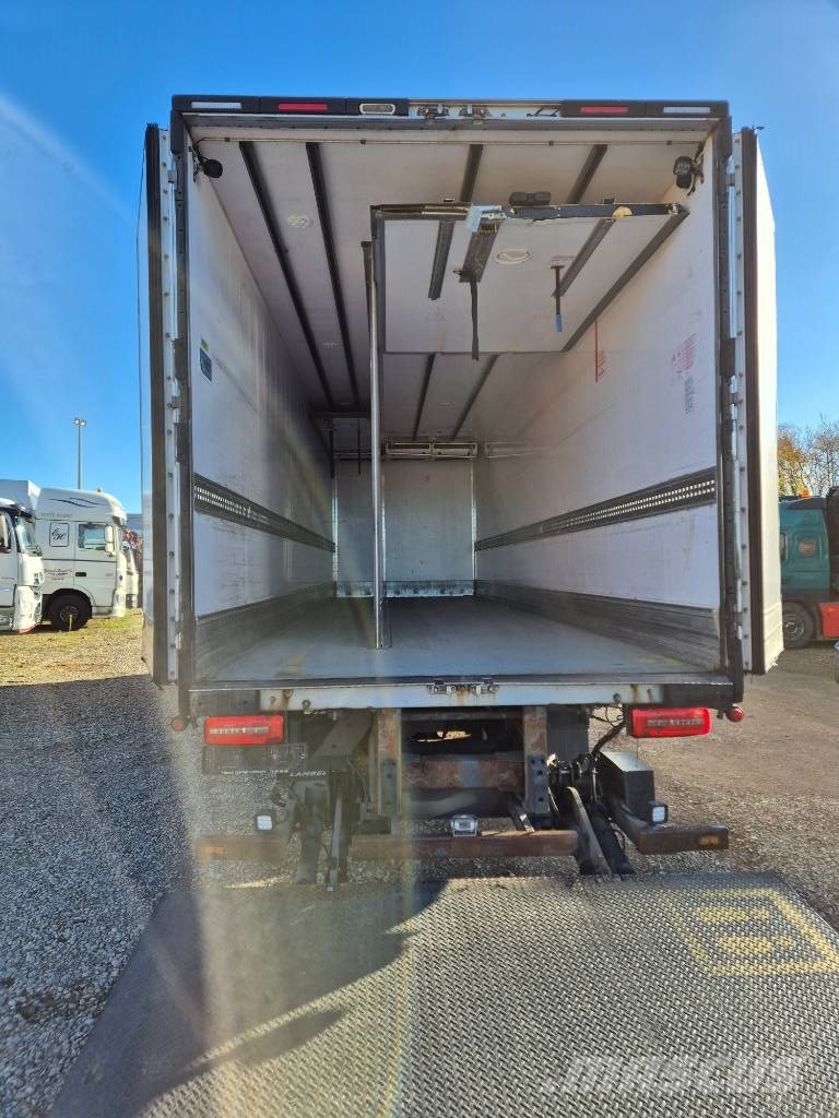 DAF CF 330 // 2 compartments / Cold/freeze Camion frigorifique