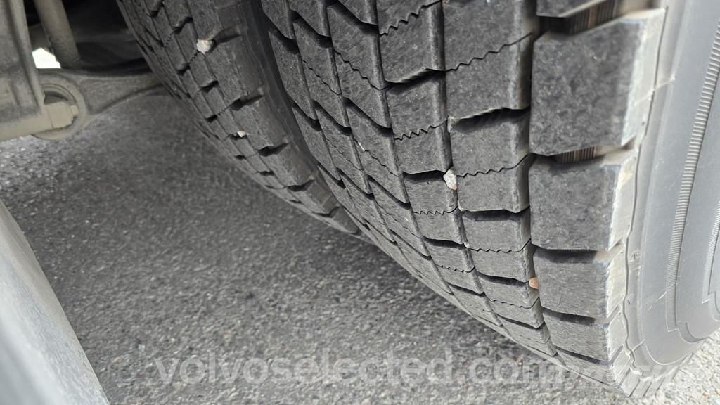 Volvo FH شاحنات الرافعات