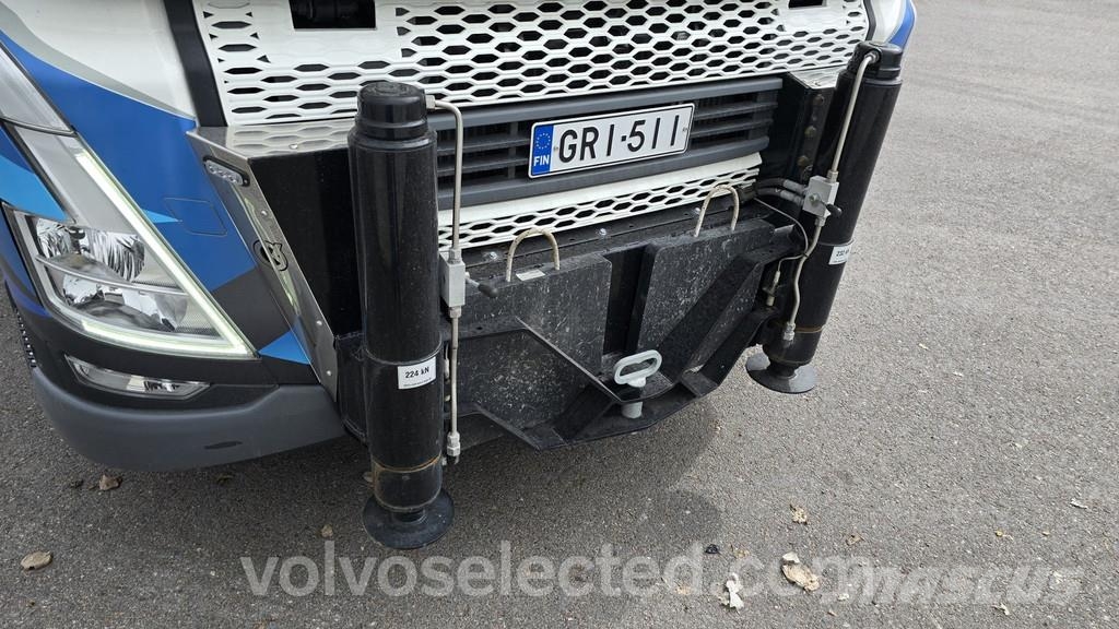 Volvo FH Truck mounted cranes