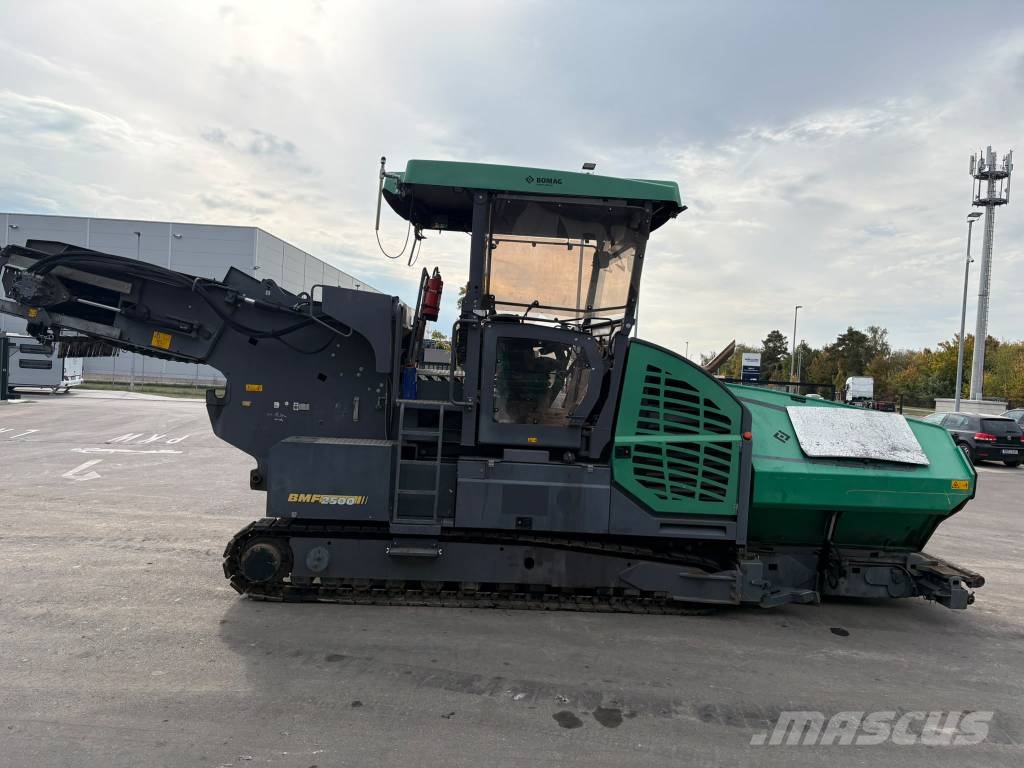 Bomag BMF 2500 S Rozściełacze do asfaltu