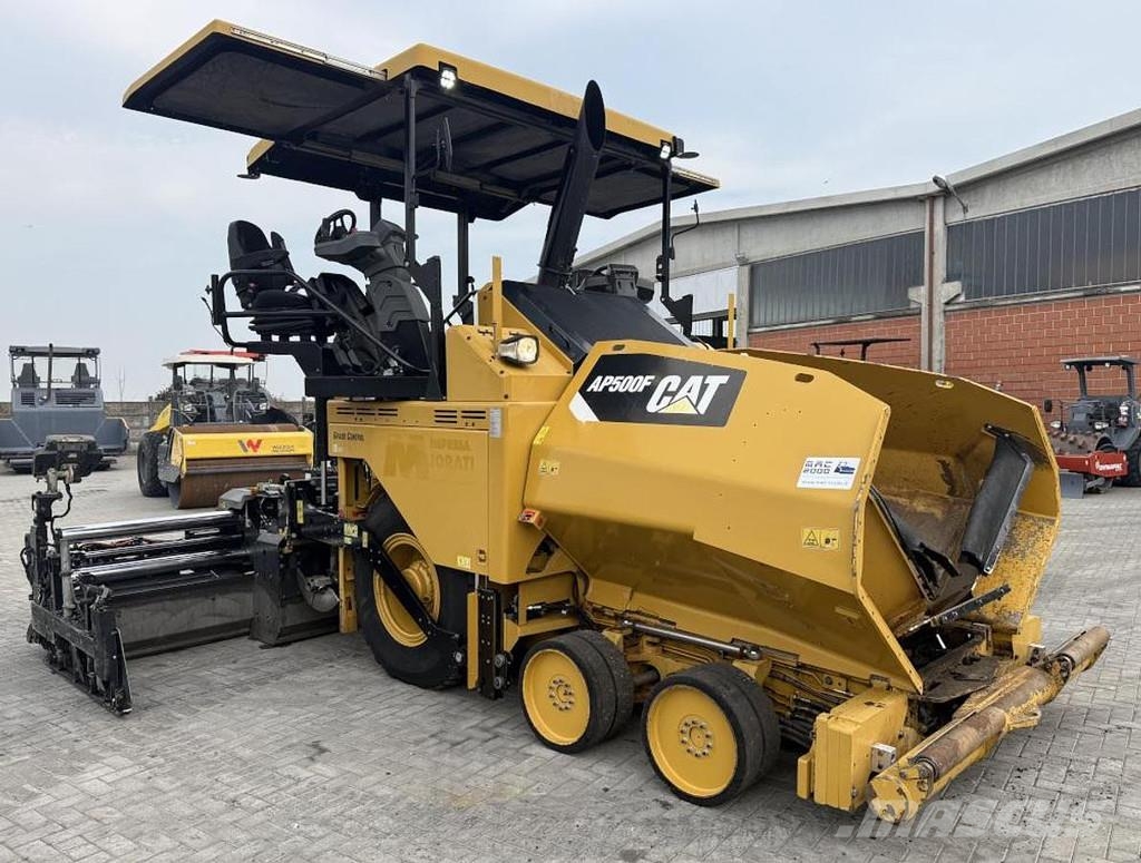 CAT AP 500F Strassenfertiger