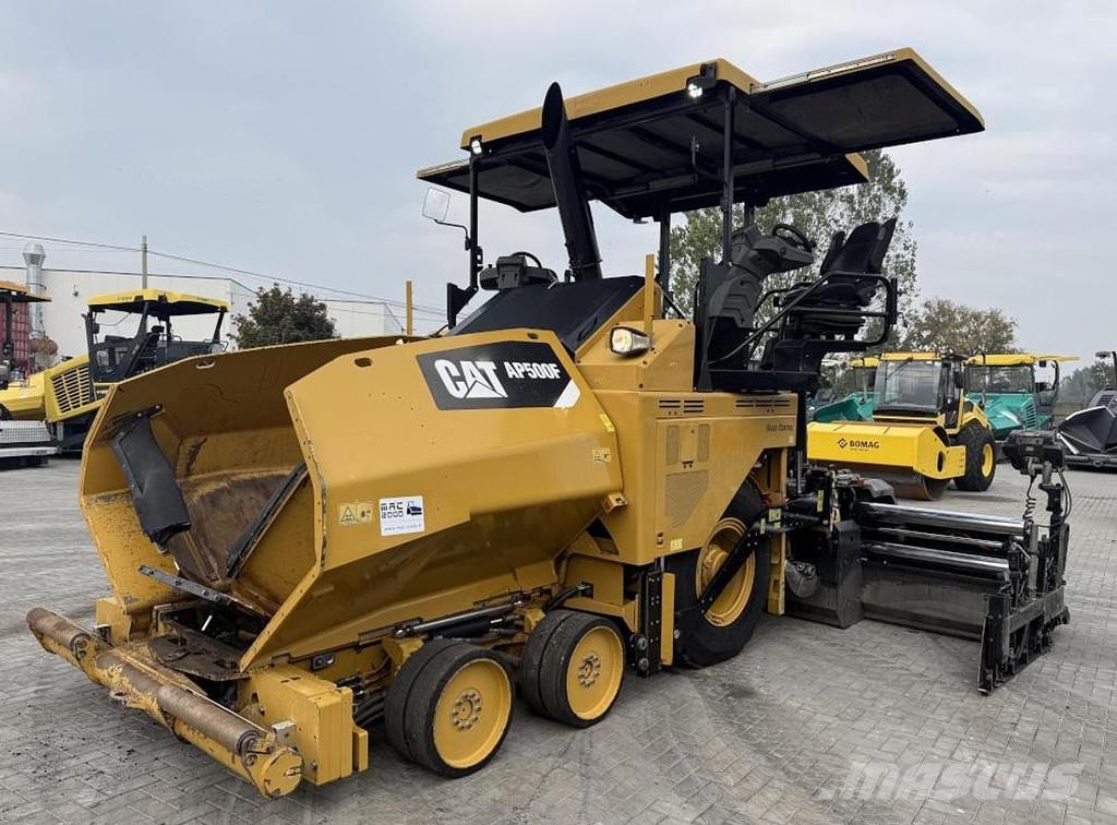 CAT AP 500F Strassenfertiger