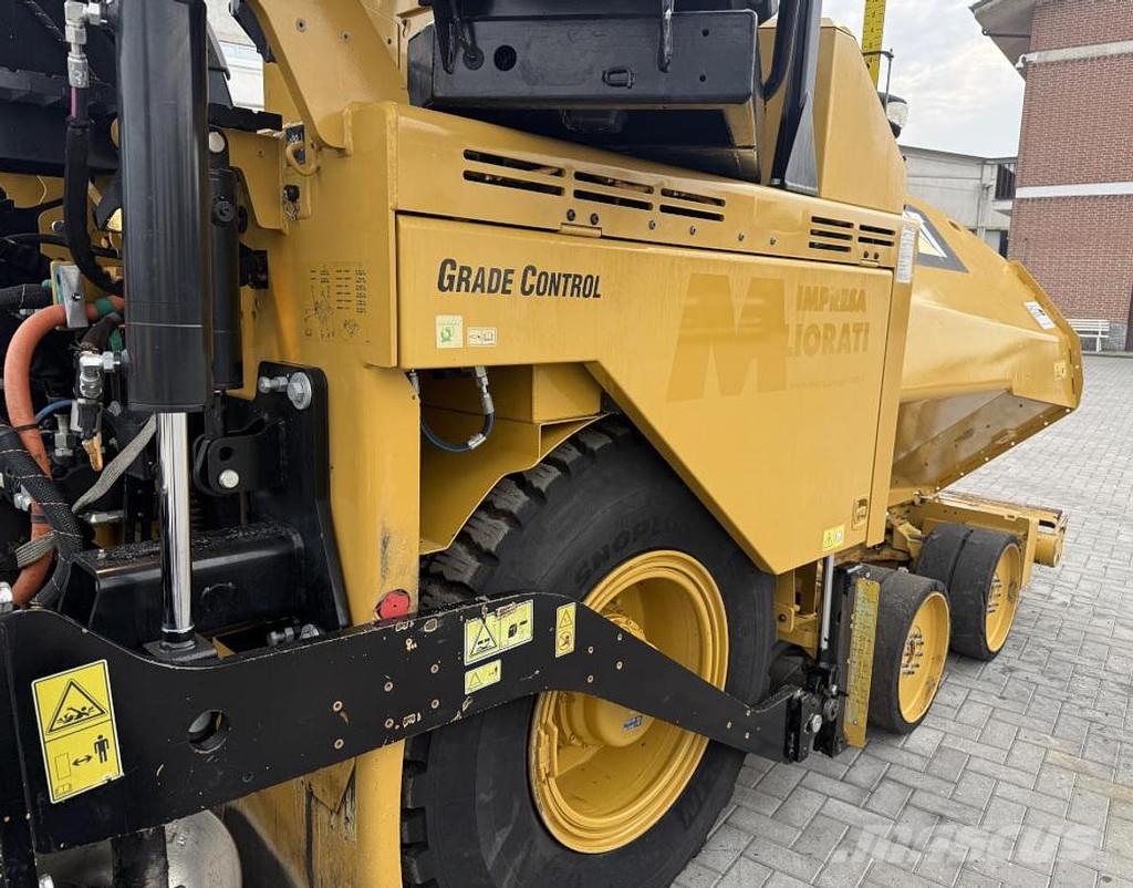 CAT AP 500F Strassenfertiger