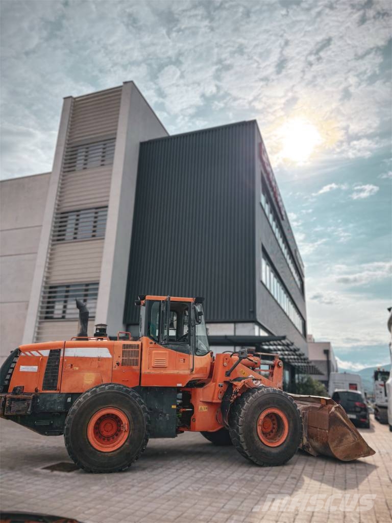 Doosan DL 300 轮式装载机