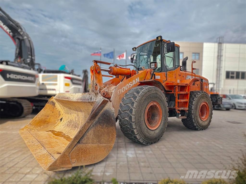 Doosan DL 300 轮式装载机
