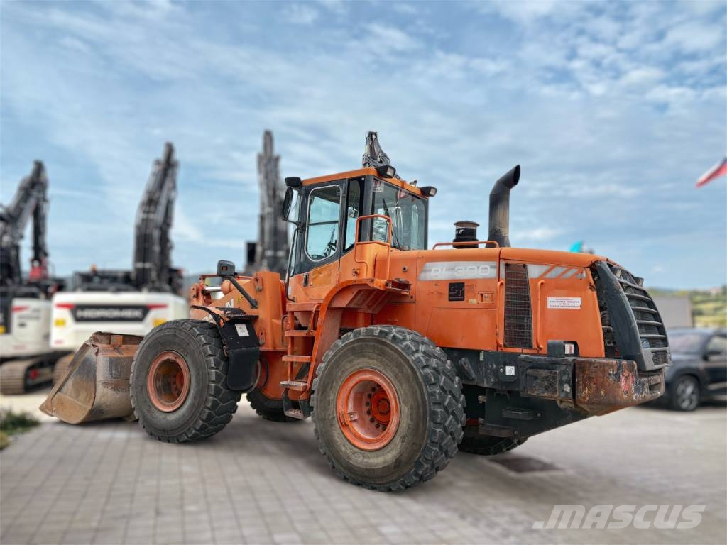 Doosan DL 300 轮式装载机