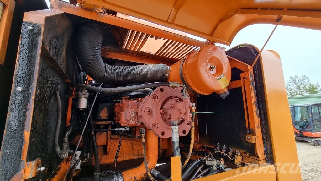 Hyundai Halla HE280LC Bageri guseničari