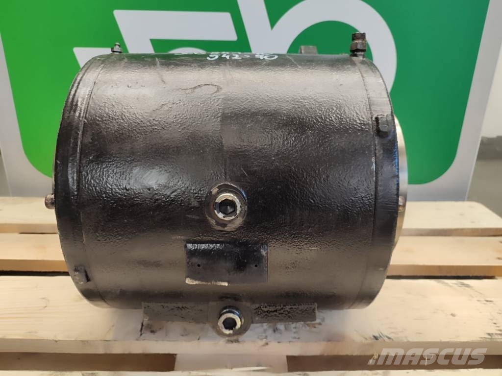  Differential 38X13 JCB 541-70 轴