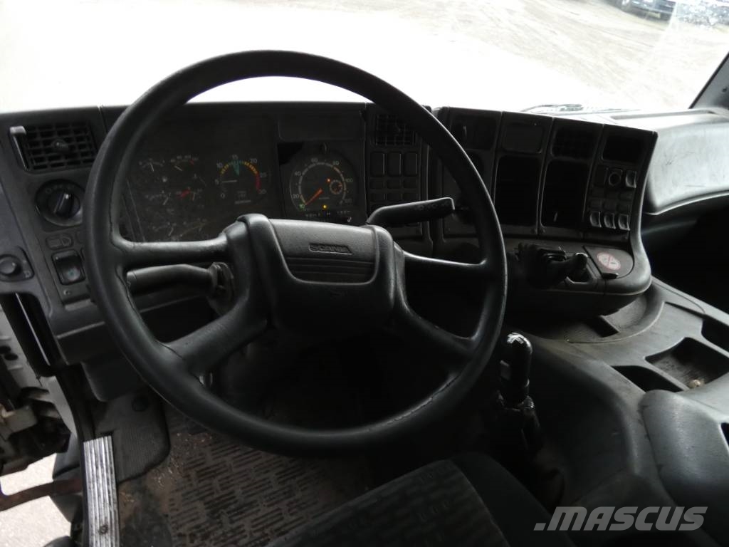 Scania 94 D 220 Camiones portavehículos