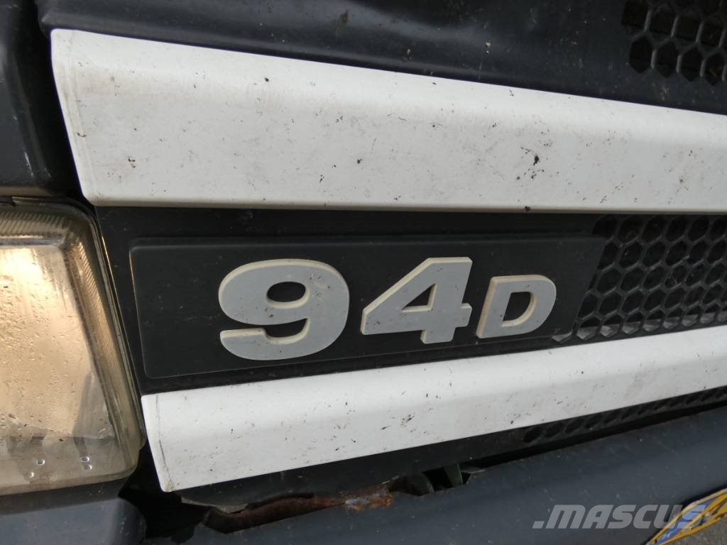 Scania 94 D 220 Camiones portavehículos