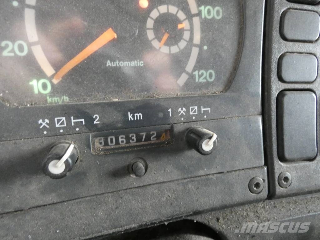 Scania 94 D 220 Camiones portavehículos